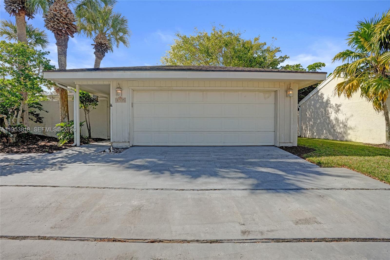 17115 Bay St Jupiter, FL 33477