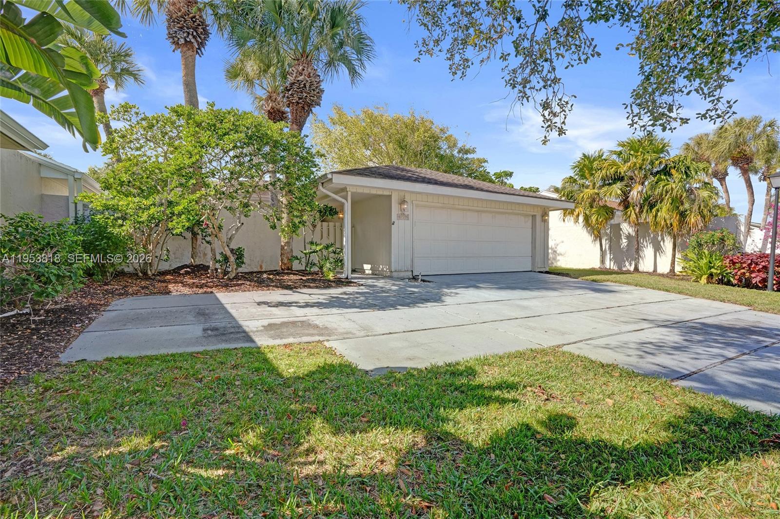 17115 Bay St Jupiter, FL 33477