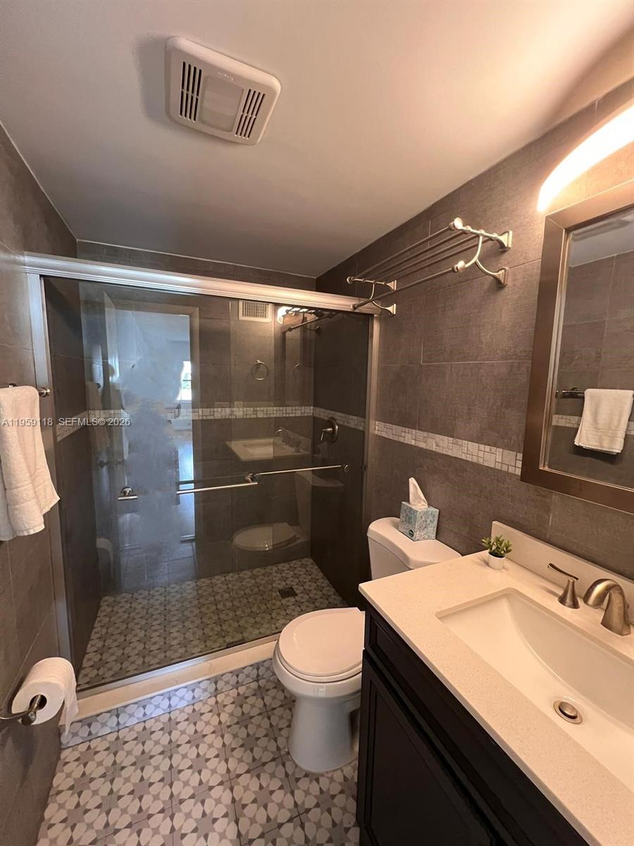 400 Kings Pt Dr #424 Sunny Isles Beach, FL 33160