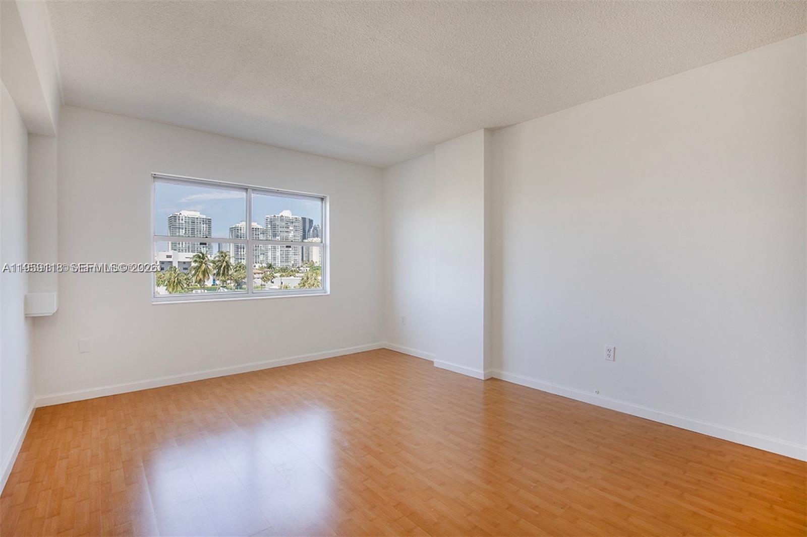 400 Kings Pt Dr #424 Sunny Isles Beach, FL 33160