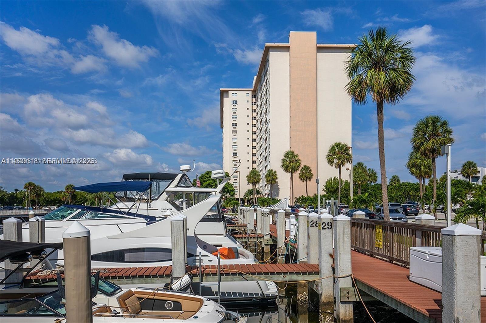 400 Kings Pt Dr #424 Sunny Isles Beach, FL 33160