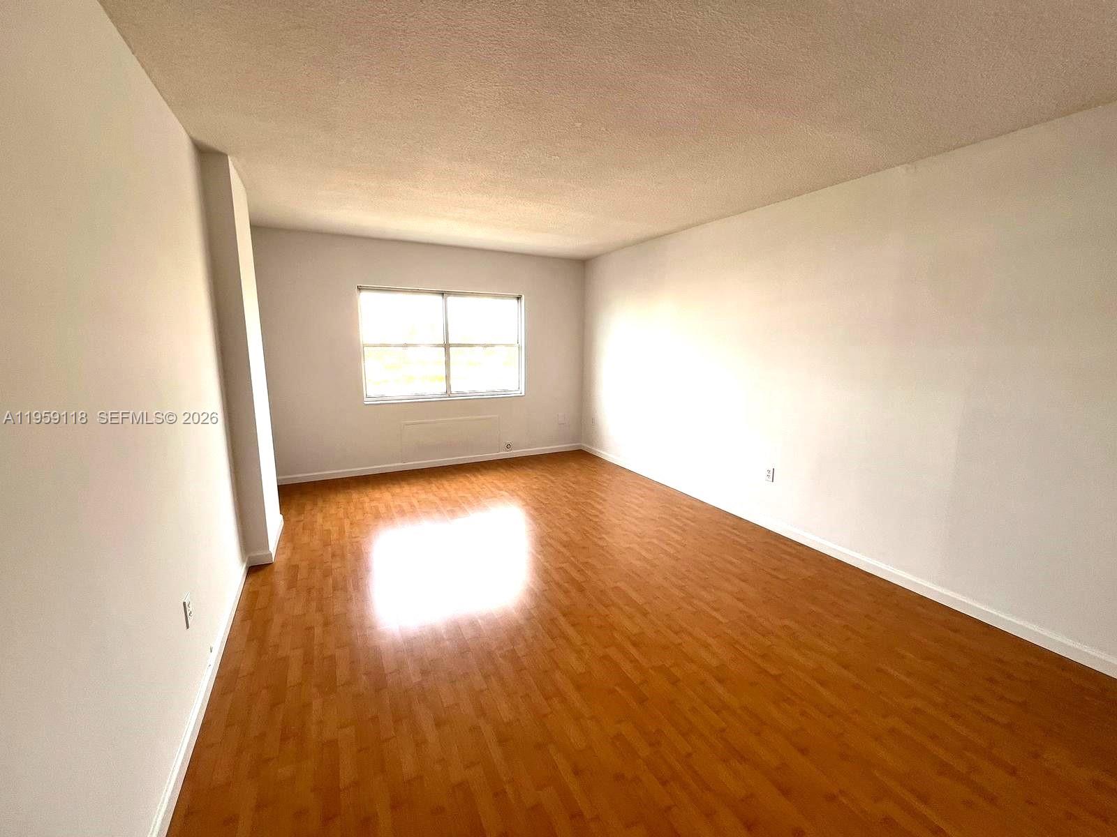 400 Kings Pt Dr #424 Sunny Isles Beach, FL 33160