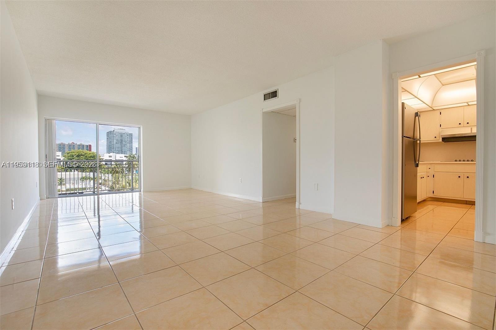 400 Kings Pt Dr #424 Sunny Isles Beach, FL 33160