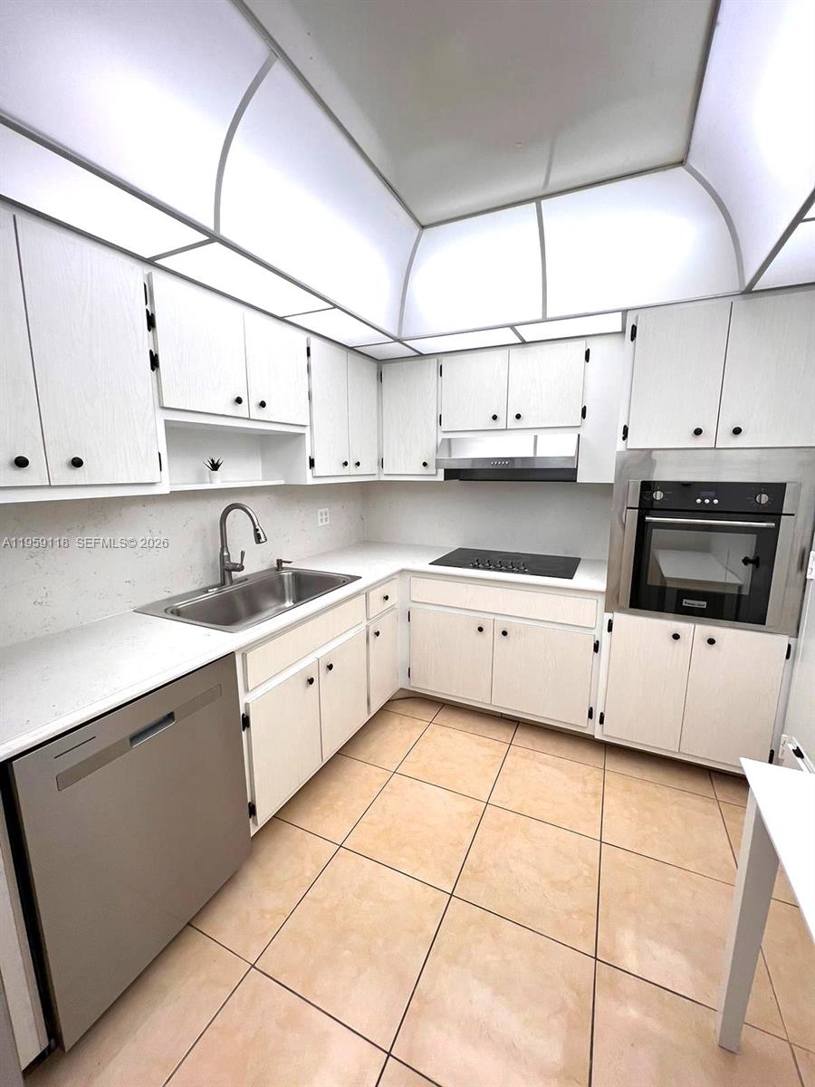 400 Kings Pt Dr #424 Sunny Isles Beach, FL 33160