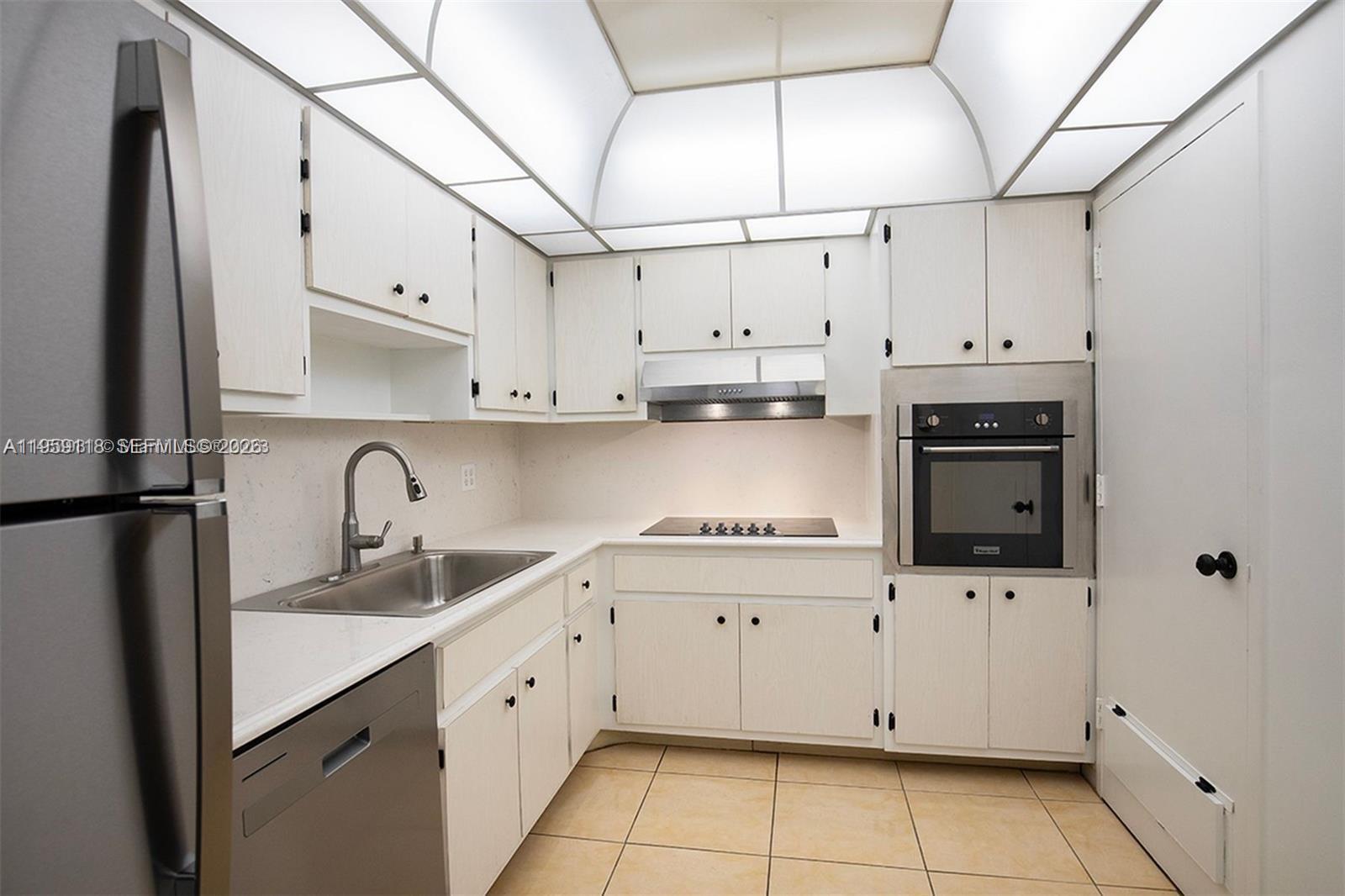 400 Kings Pt Dr #424 Sunny Isles Beach, FL 33160