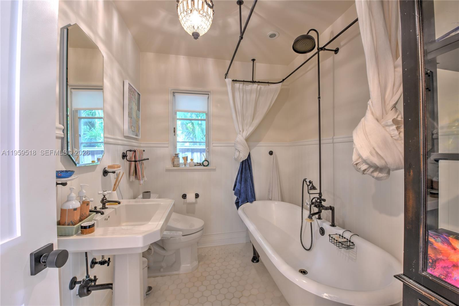 110 N 16th Ave Hollywood, FL 33020