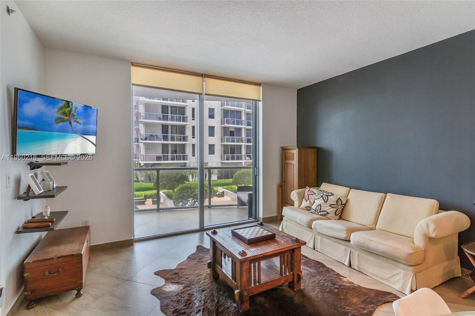 1060 Brickell Ave #1415 Miami, FL 33131