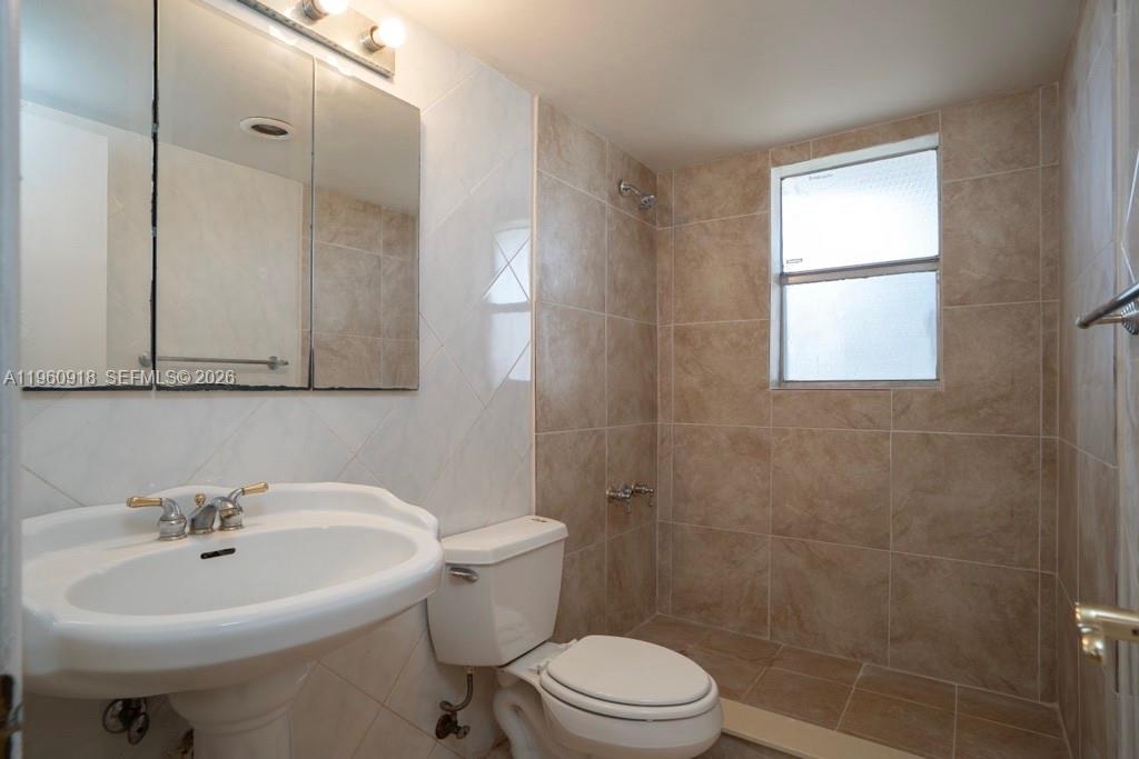 550 SE 2nd Ave #G25 Deerfield Beach, FL 33441