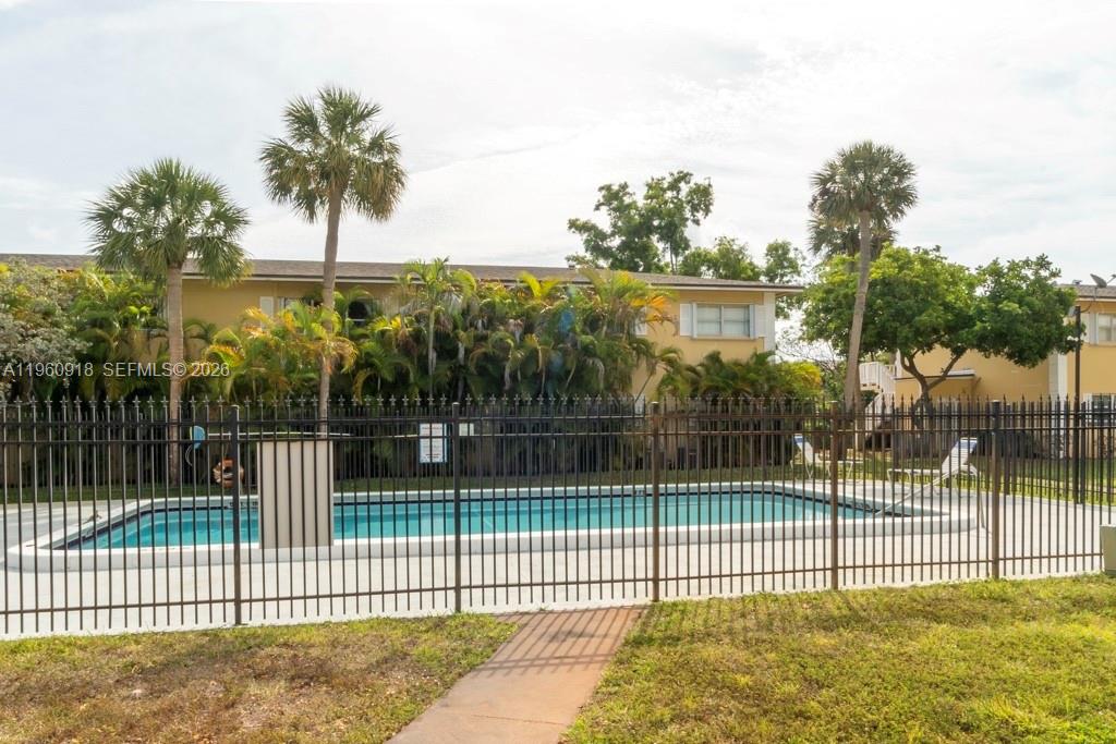 550 SE 2nd Ave #G25 Deerfield Beach, FL 33441