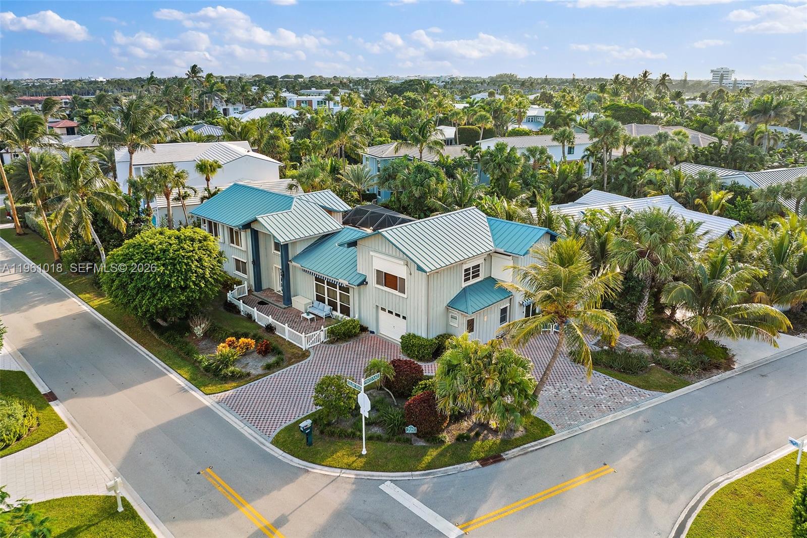 219 Colony Rd Jupiter Inlet Colony, FL 33469