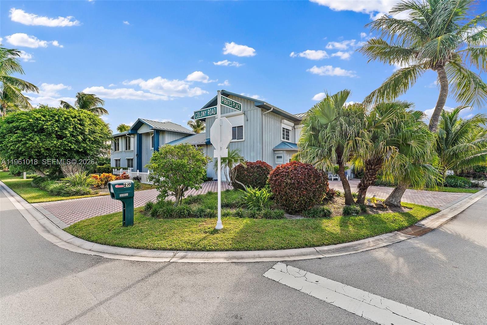 219 Colony Rd Jupiter Inlet Colony, FL 33469