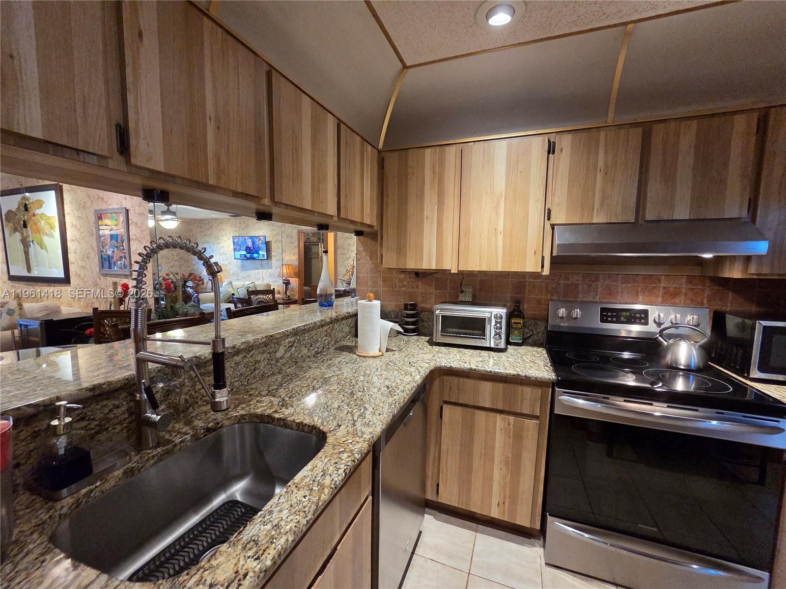 8044 NW 41st Ct Sunrise, FL 33351