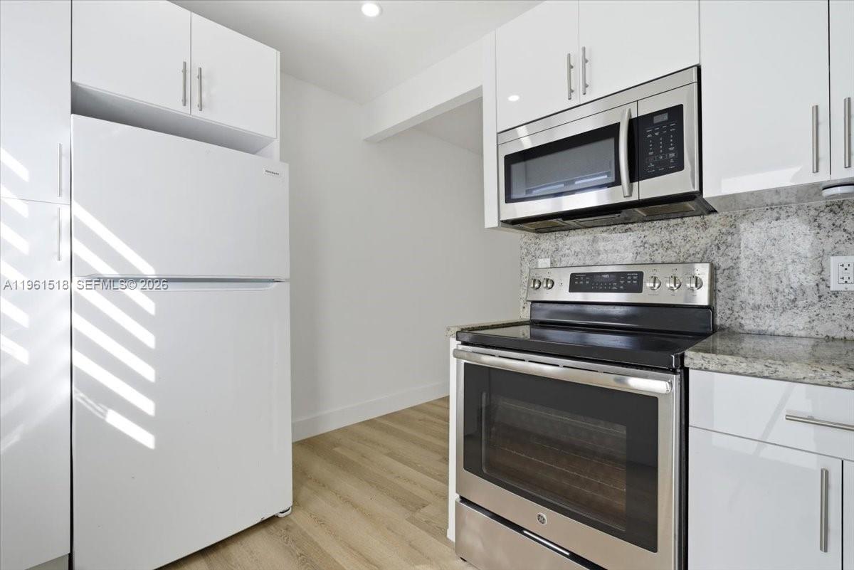 3297 SW 26th St Miami, FL 33133