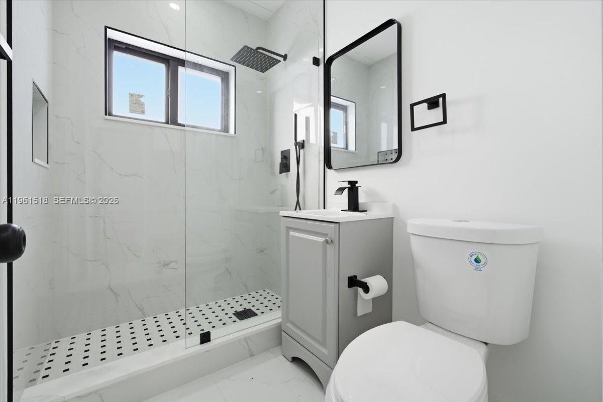 3297 SW 26th St Miami, FL 33133