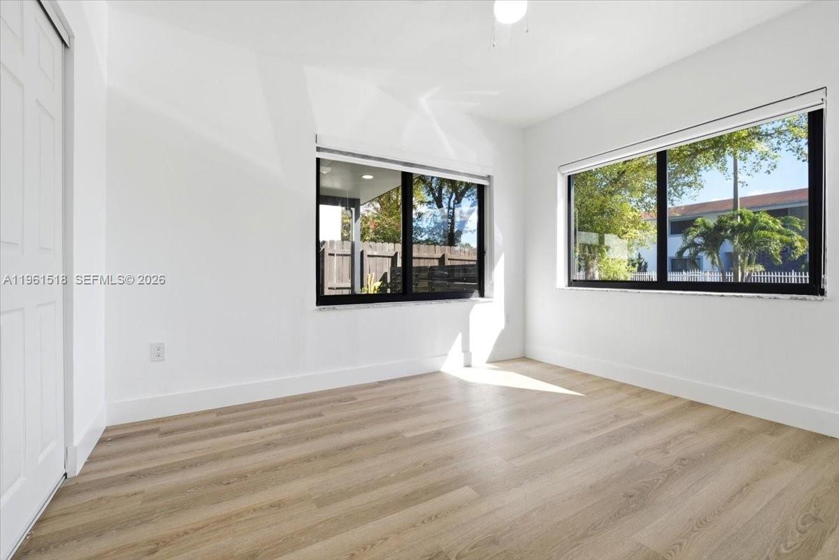 3297 SW 26th St Miami, FL 33133