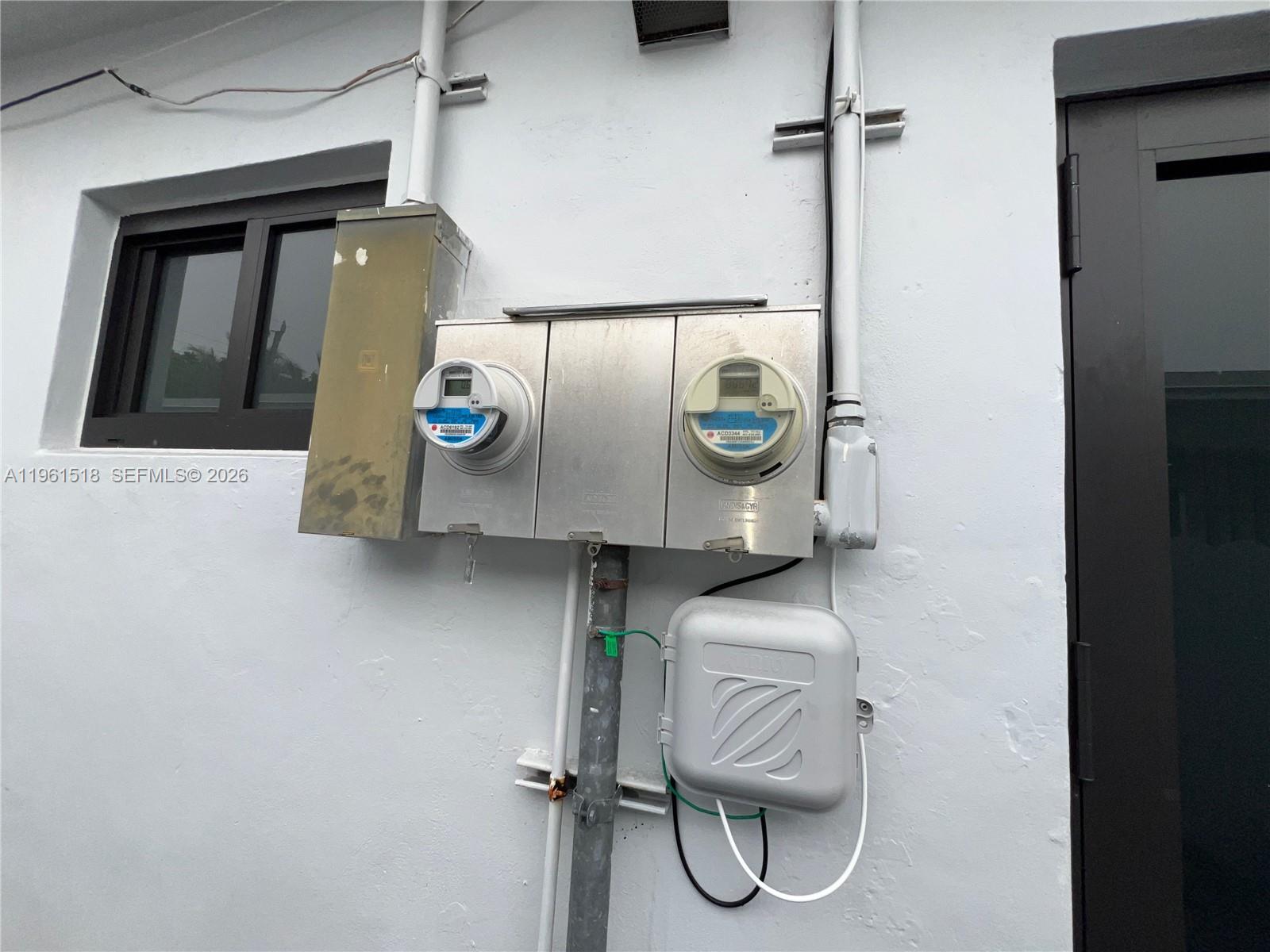 3297 SW 26th St Miami, FL 33133