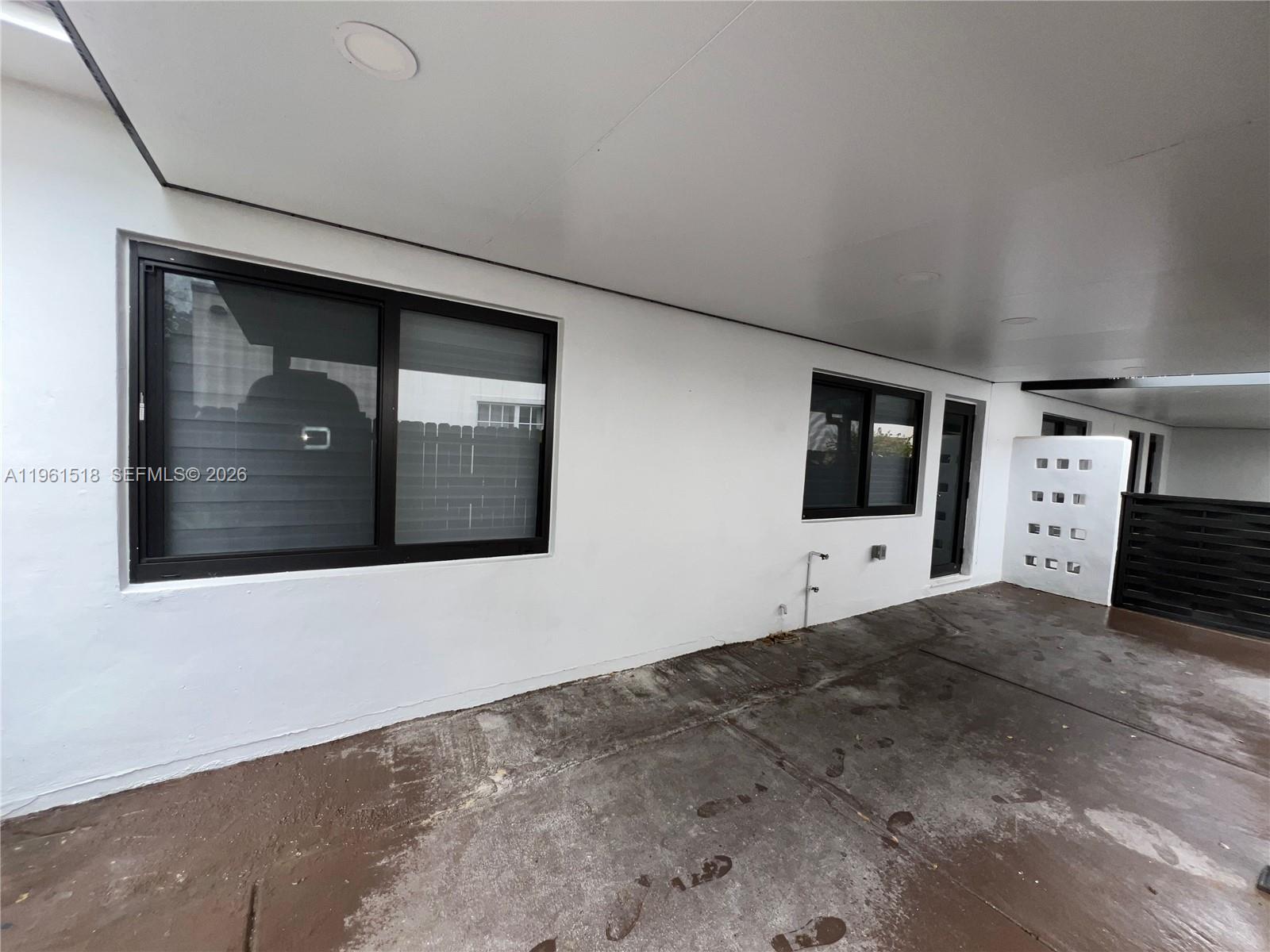 3297 SW 26th St Miami, FL 33133