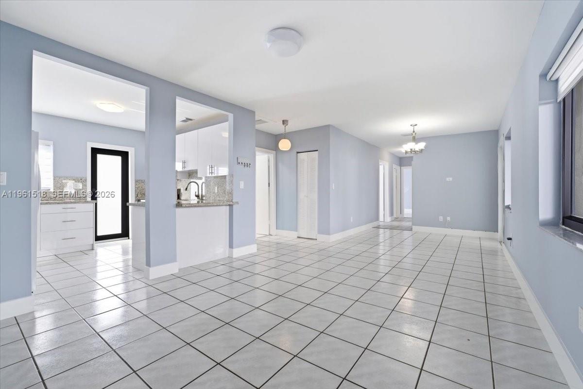 3297 SW 26th St Miami, FL 33133