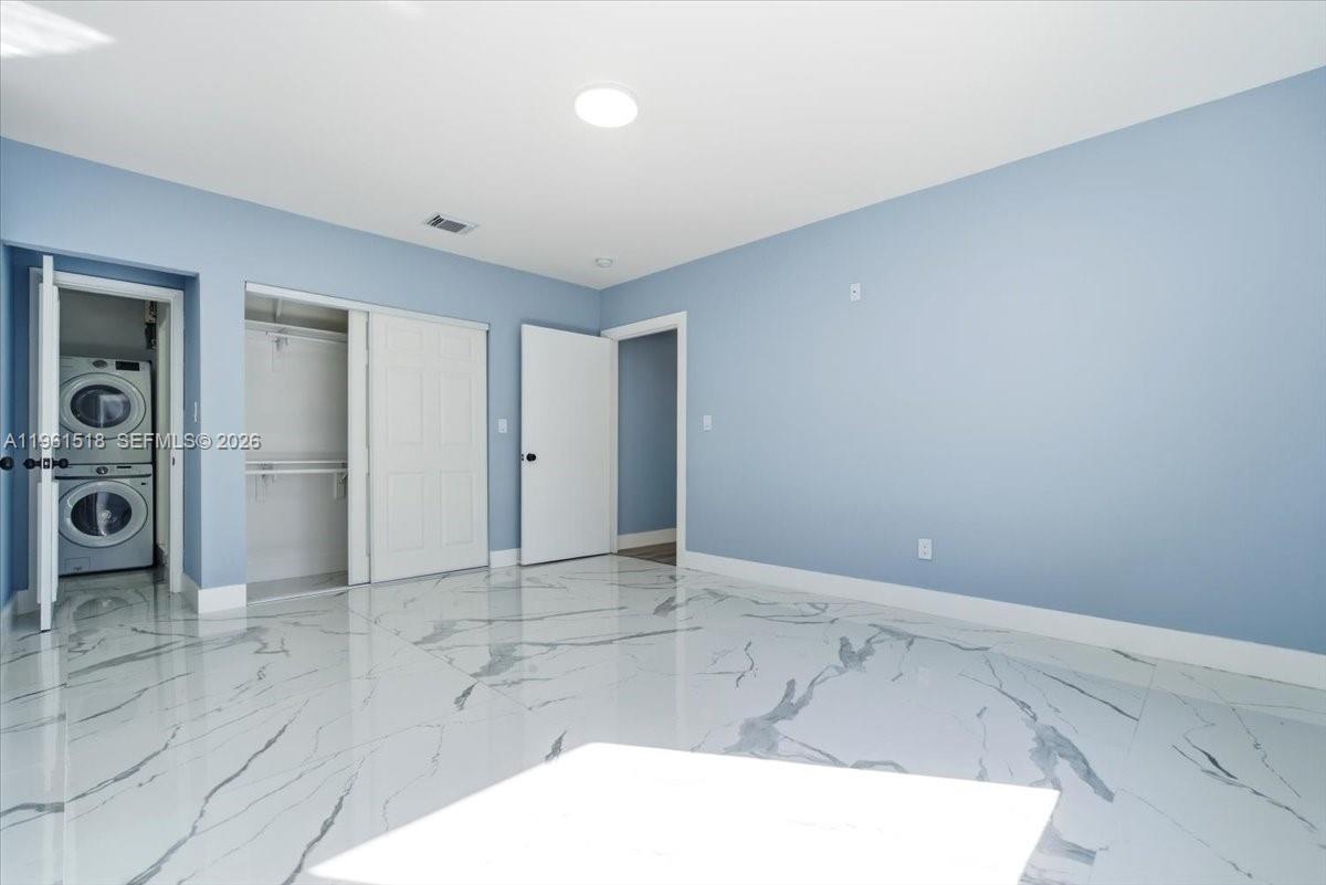 3297 SW 26th St Miami, FL 33133