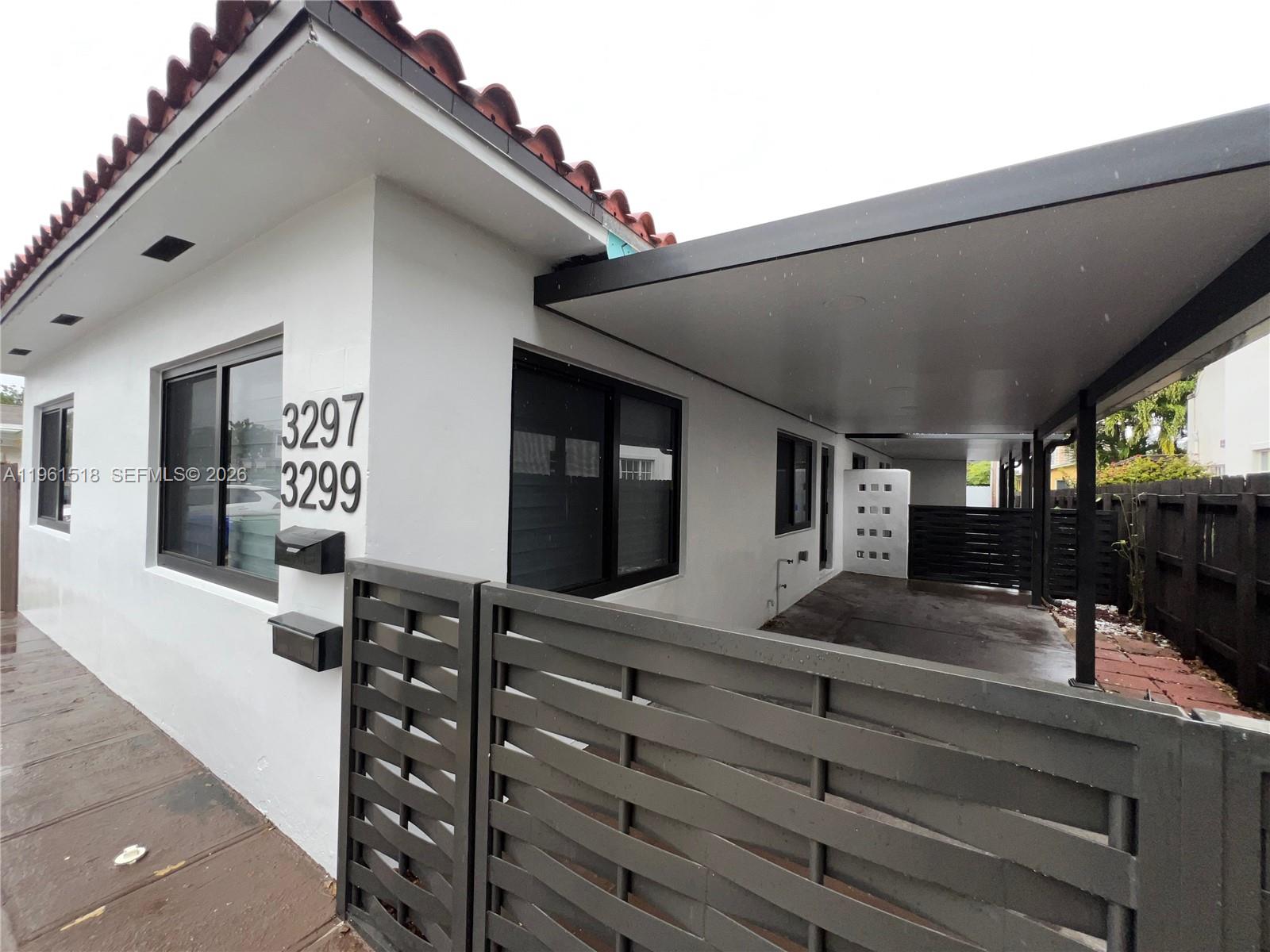 3297 SW 26th St Miami, FL 33133