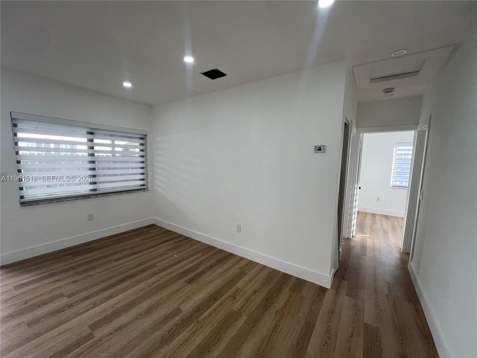 3297 SW 26th St Miami, FL 33133