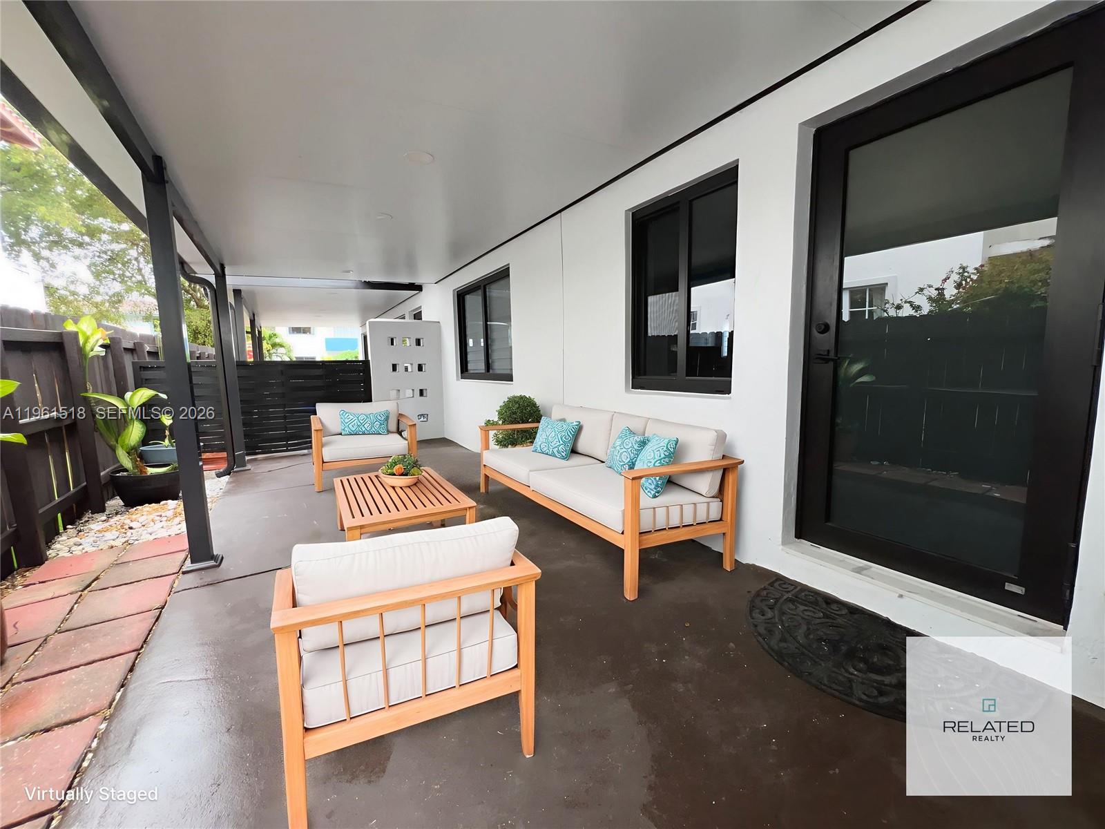 3297 SW 26th St Miami, FL 33133