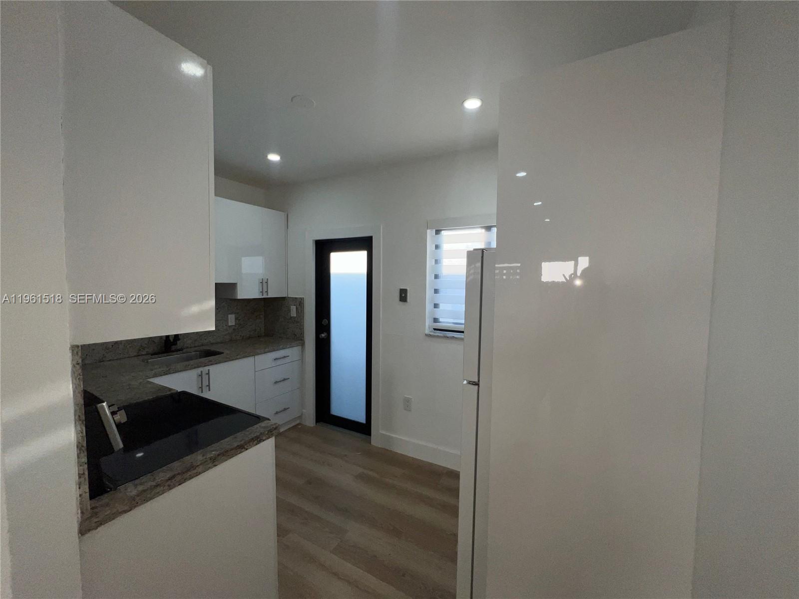 3297 SW 26th St Miami, FL 33133