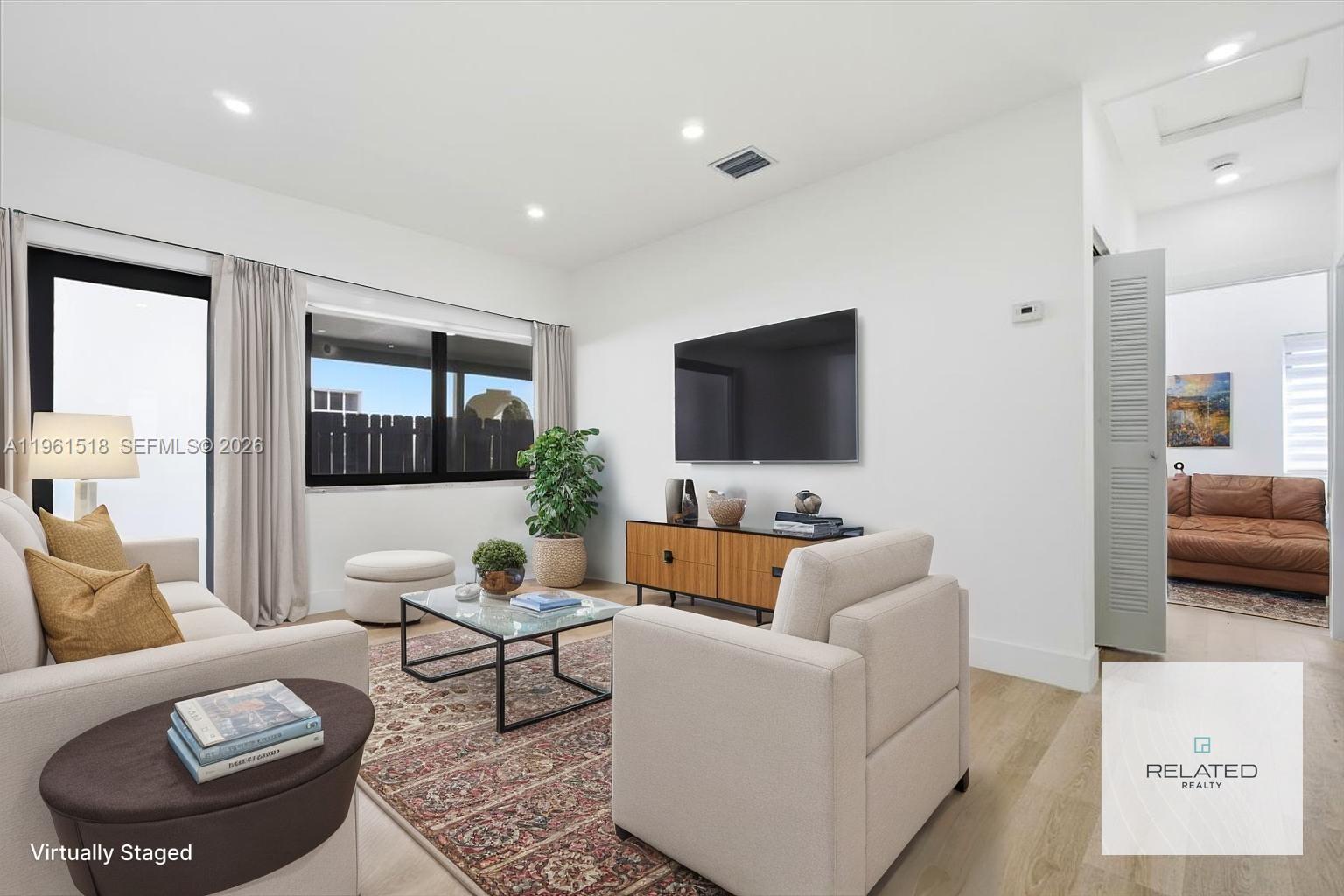 3297 SW 26th St Miami, FL 33133