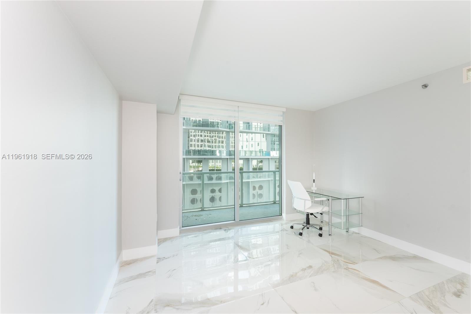 image 500 Brickell West16