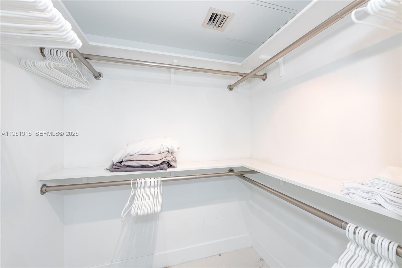 image 500 Brickell West18