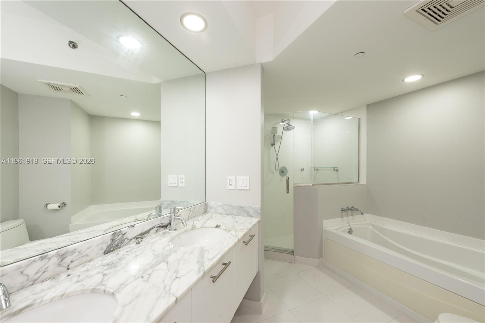 image 500 Brickell West19