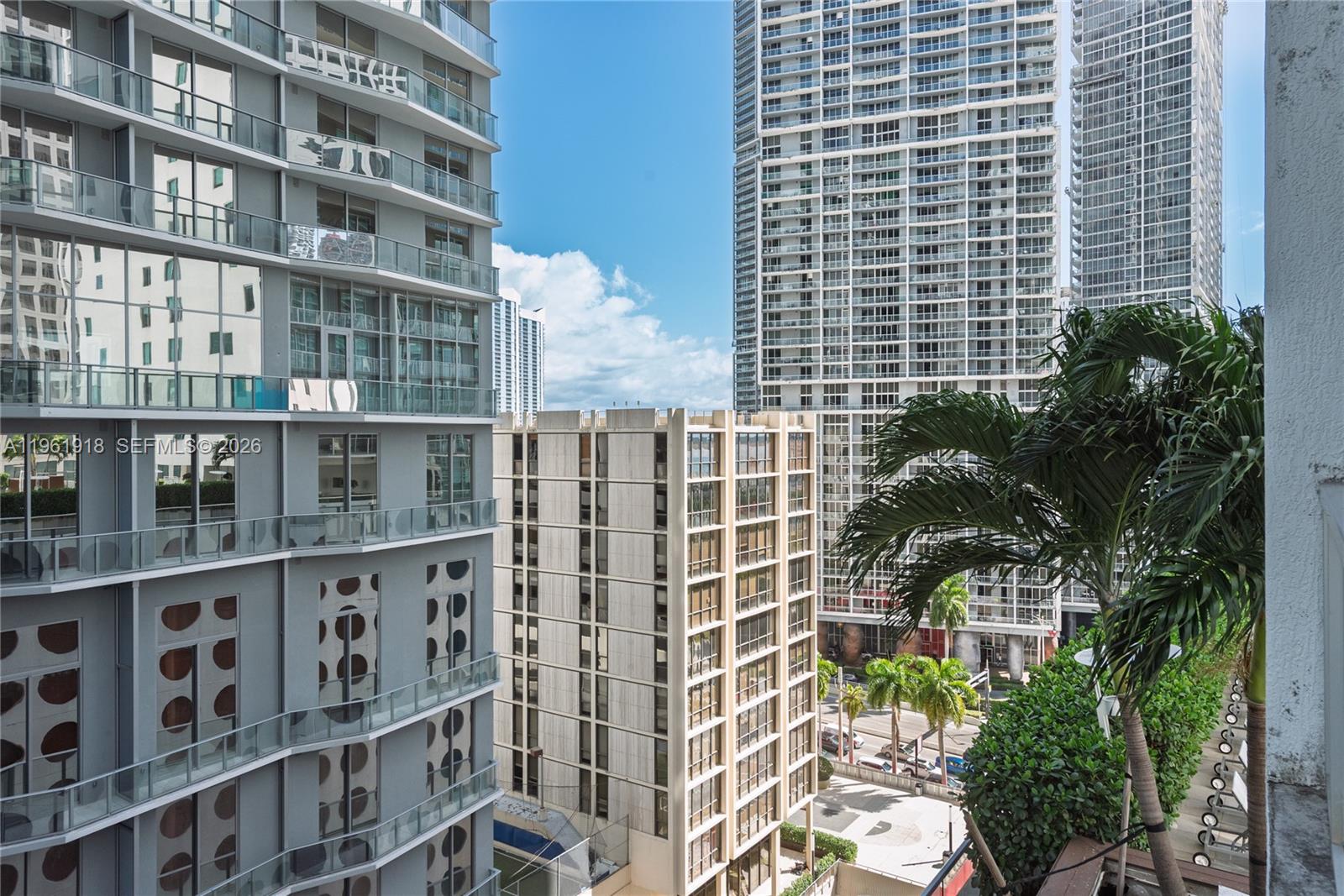 image 500 Brickell West8