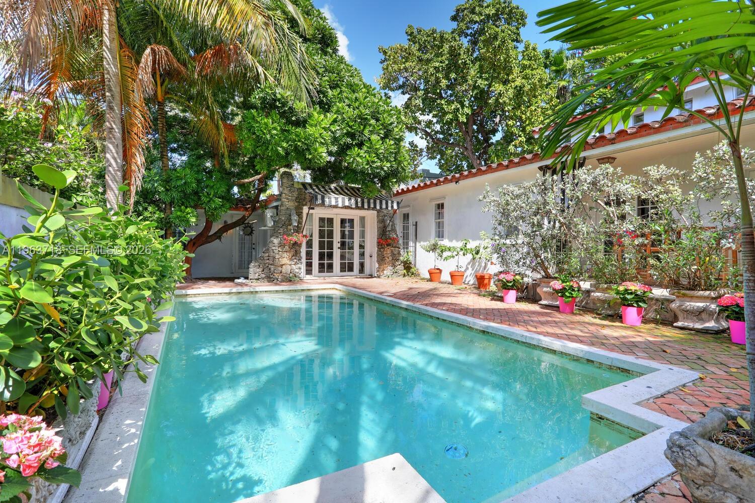 1755 SW 10th St Miami, FL 33135