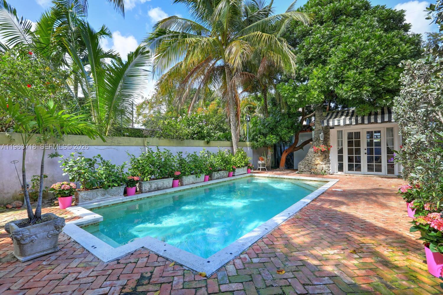 1755 SW 10th St Miami, FL 33135