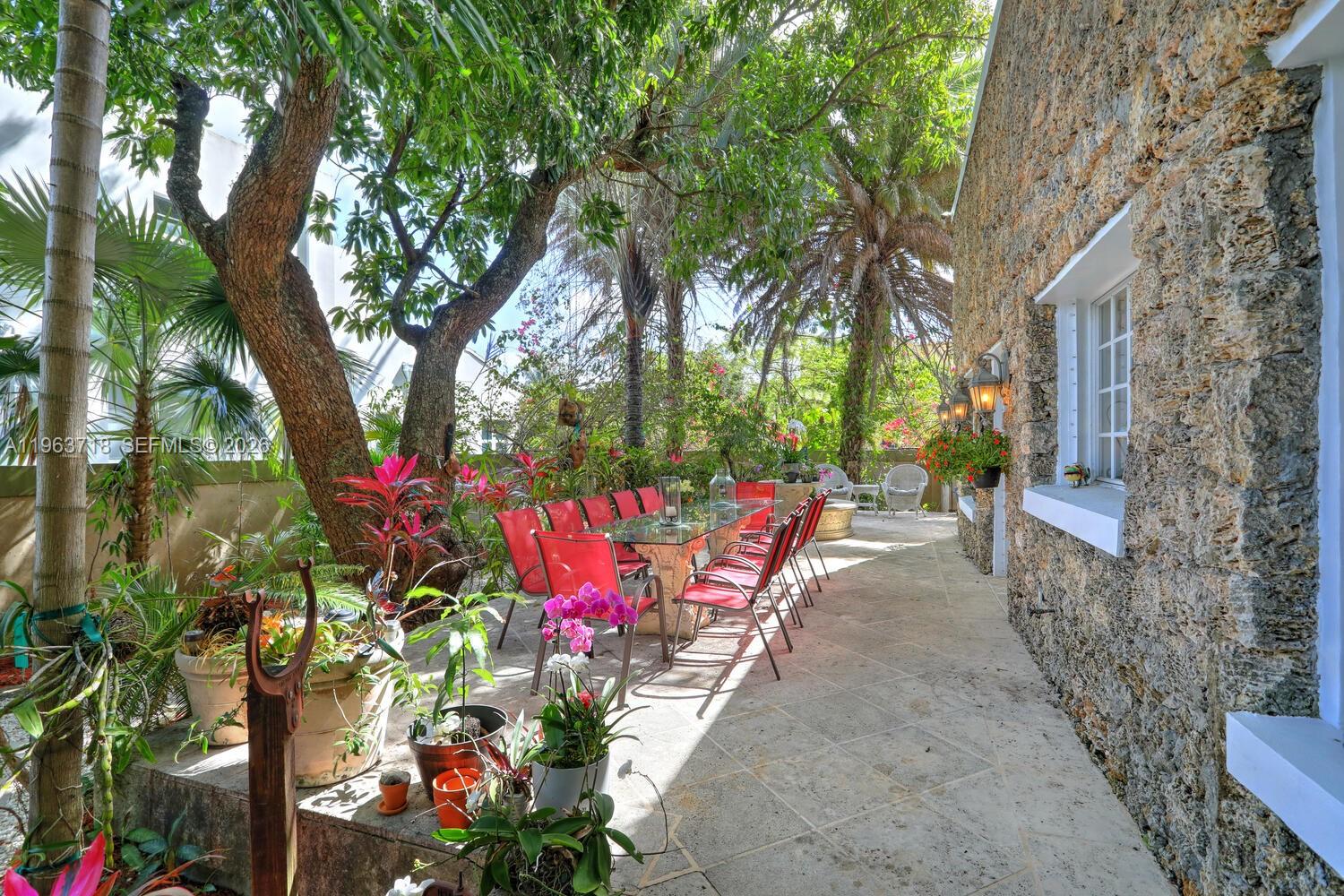 1755 SW 10th St Miami, FL 33135