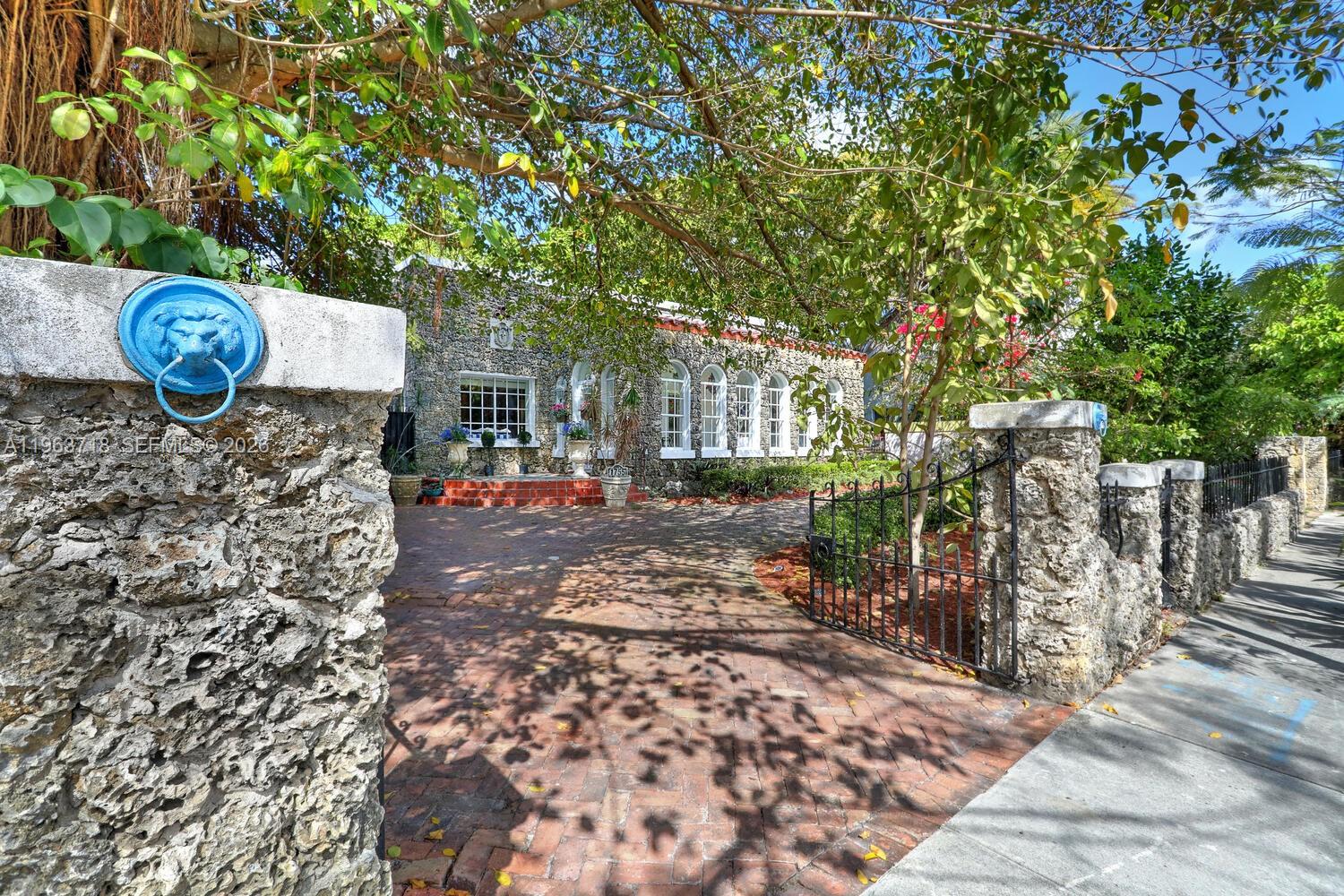 1755 SW 10th St Miami, FL 33135