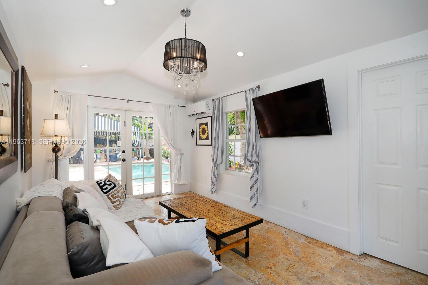 1755 SW 10th St Miami, FL 33135