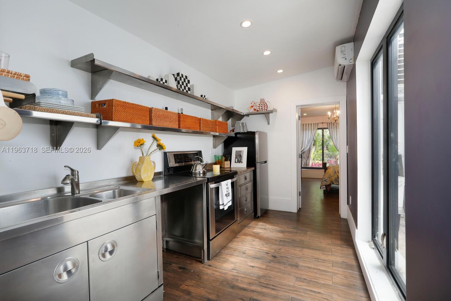 1755 SW 10th St Miami, FL 33135