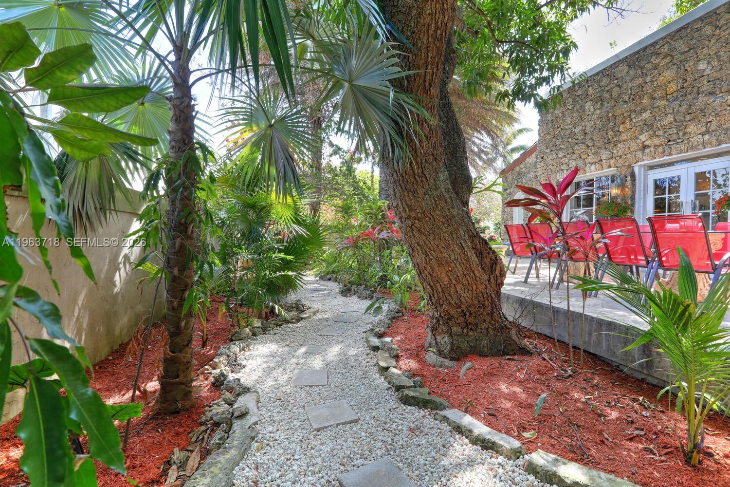 1755 SW 10th St Miami, FL 33135