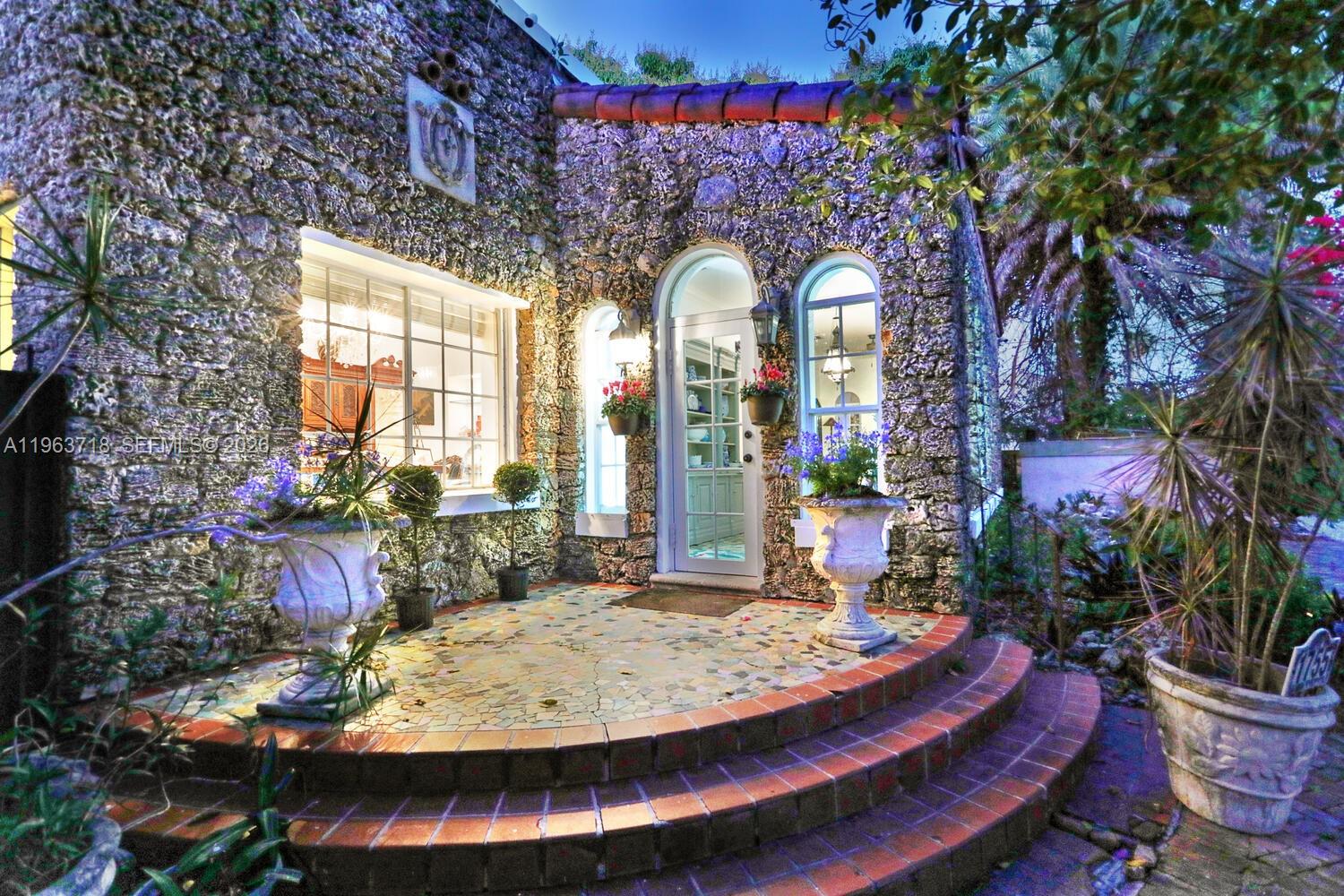 1755 SW 10th St Miami, FL 33135