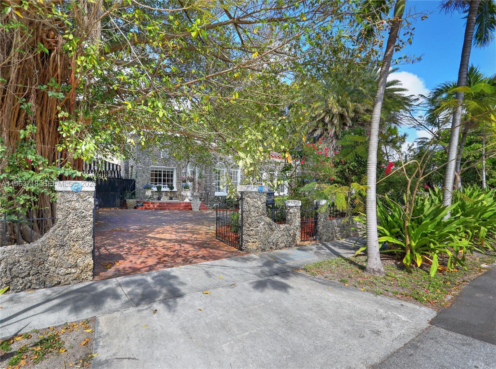 1755 SW 10th St Miami, FL 33135