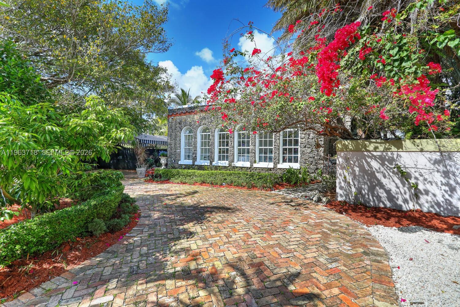 1755 SW 10th St Miami, FL 33135