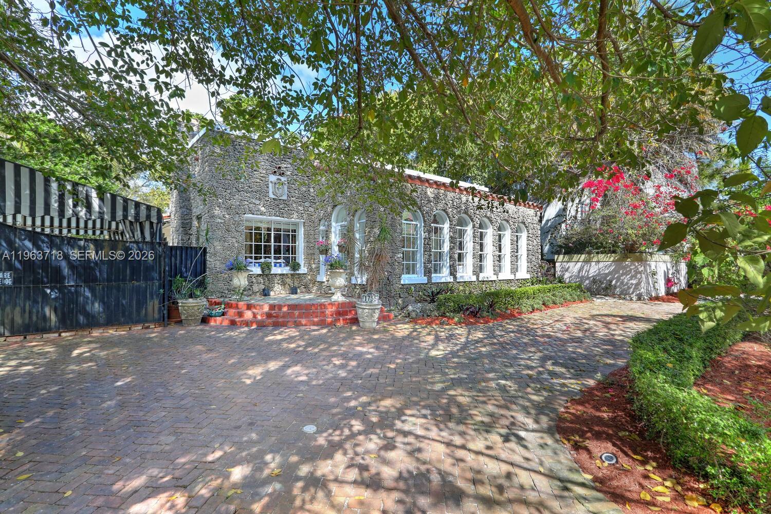 1755 SW 10th St Miami, FL 33135