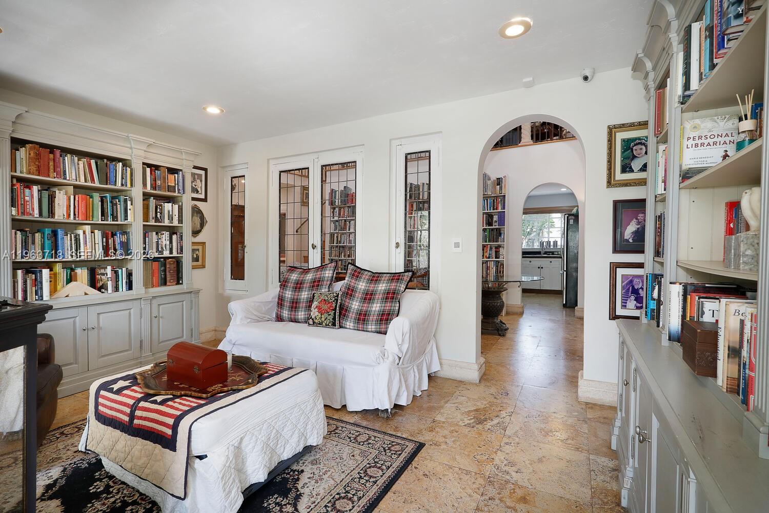 1755 SW 10th St Miami, FL 33135