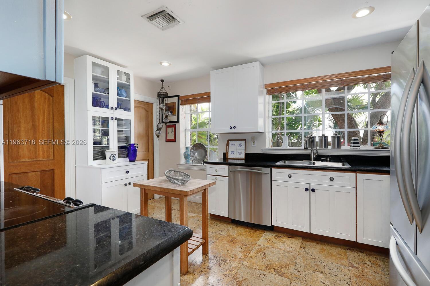 1755 SW 10th St Miami, FL 33135