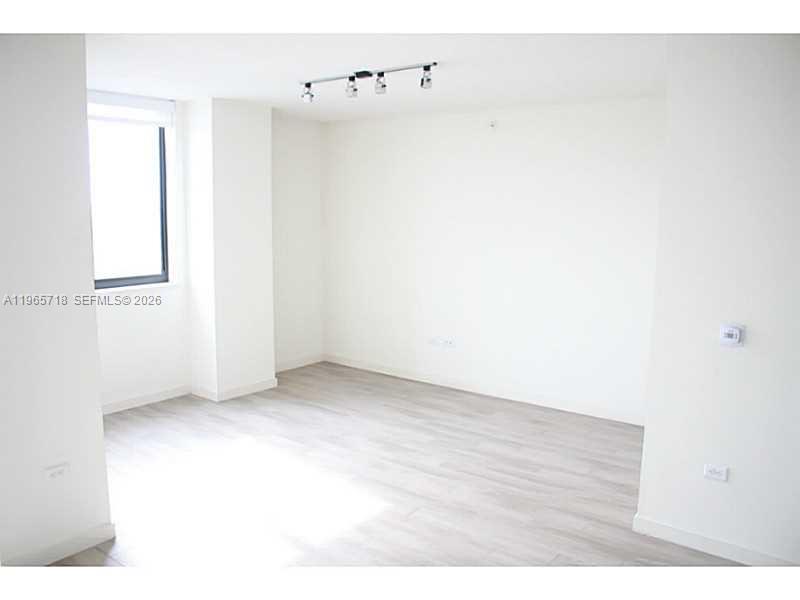 image Nine at Mary Brickell Village18