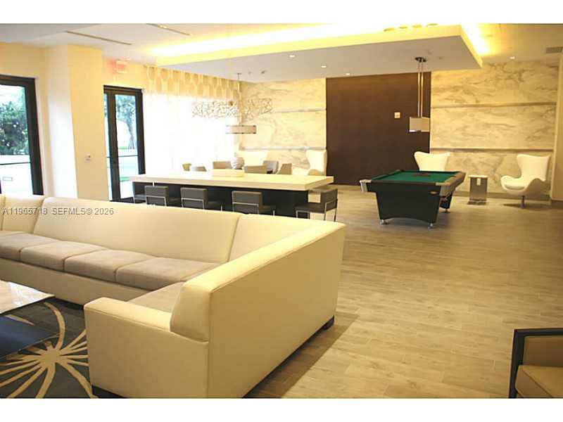 image Nine at Mary Brickell Village23