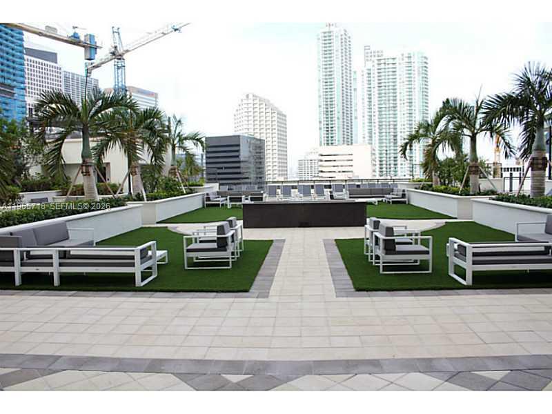 image Nine at Mary Brickell Village28