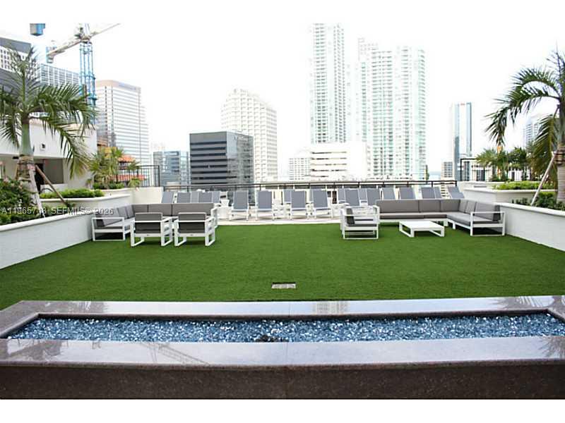 image Nine at Mary Brickell Village29