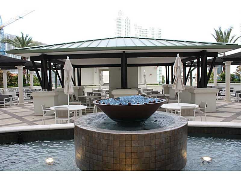 image Nine at Mary Brickell Village32